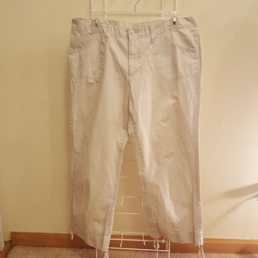 🎁Old Navy BoneColor Cropped Pants with Drawstring